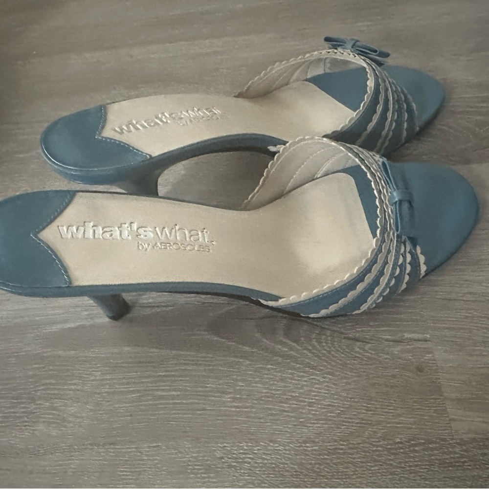 AEROSOLES Blue and Cream Women's Heels